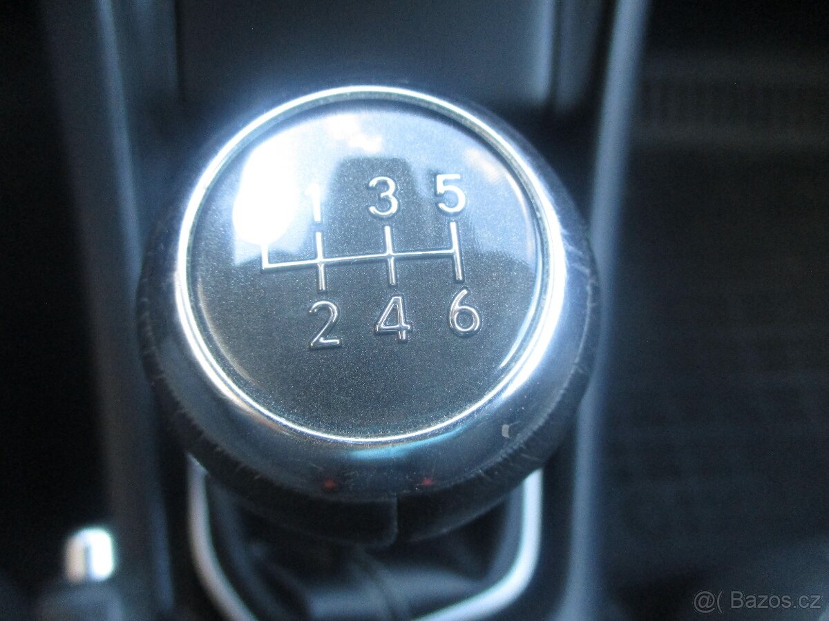 Toyota Corolla 1.6 VVTi ČR - 15