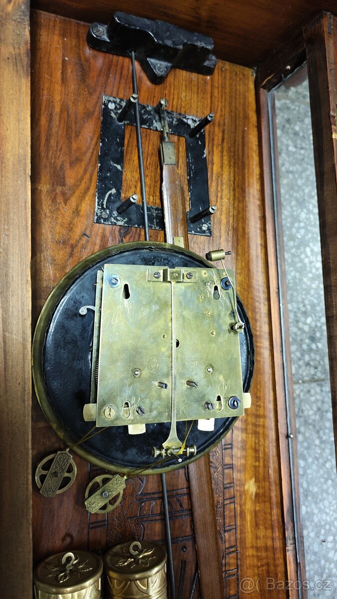 luxusní bohatě zdobené vyřezávané dvouzávažové hodiny - 15