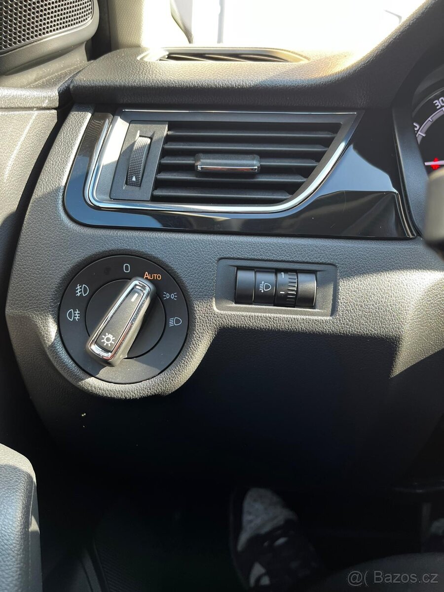 Škoda Rapid 2018 1.0 TSI - 15