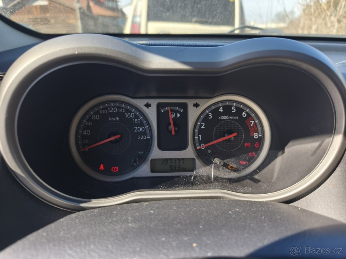 NIssan Note 1.6, benzín, rok 2006 - 15