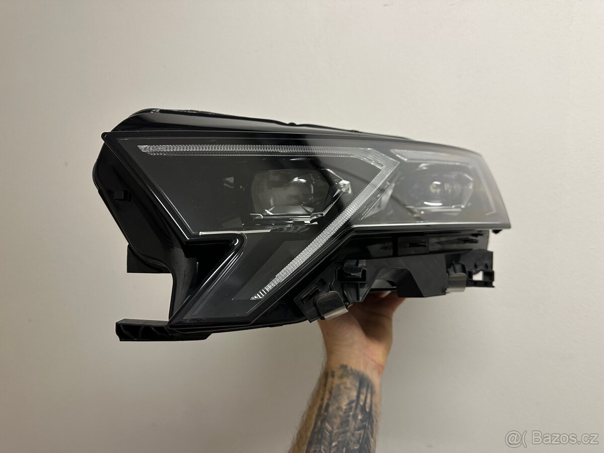 Octavia 4 lift světlo - 15