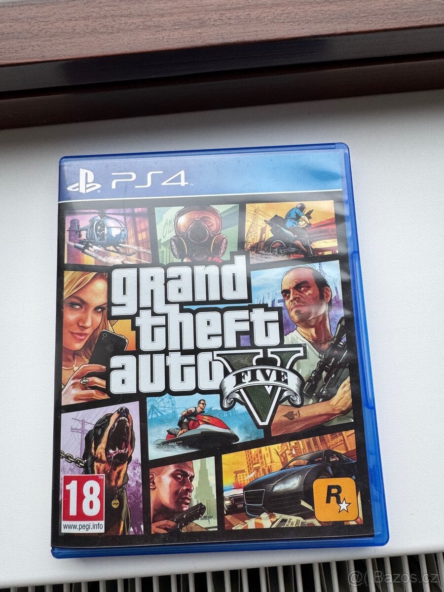 Prodám PS4 1TB - 15