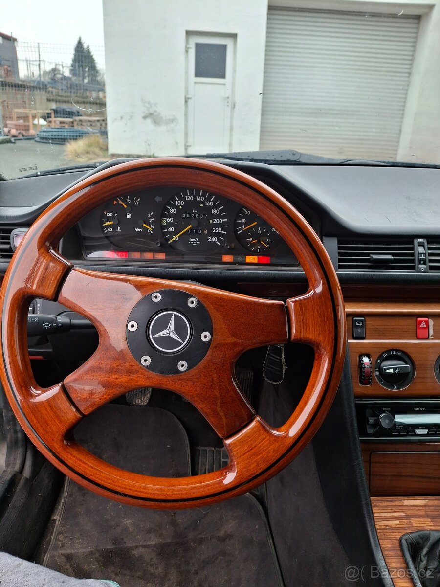 Mercedes w124 coupe - 15