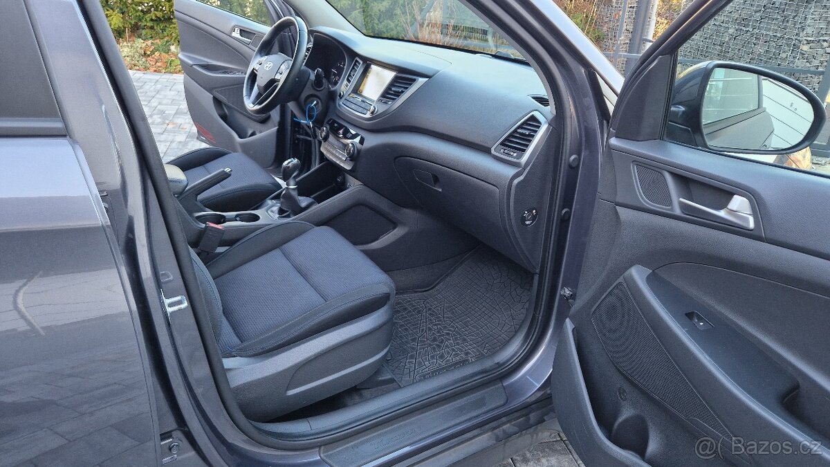 HYUNDAI TUSCON 4x4 2.0 CRDI 100KW.NAVI.KAMERA.TAŽNÉ 8x ALU. - 15