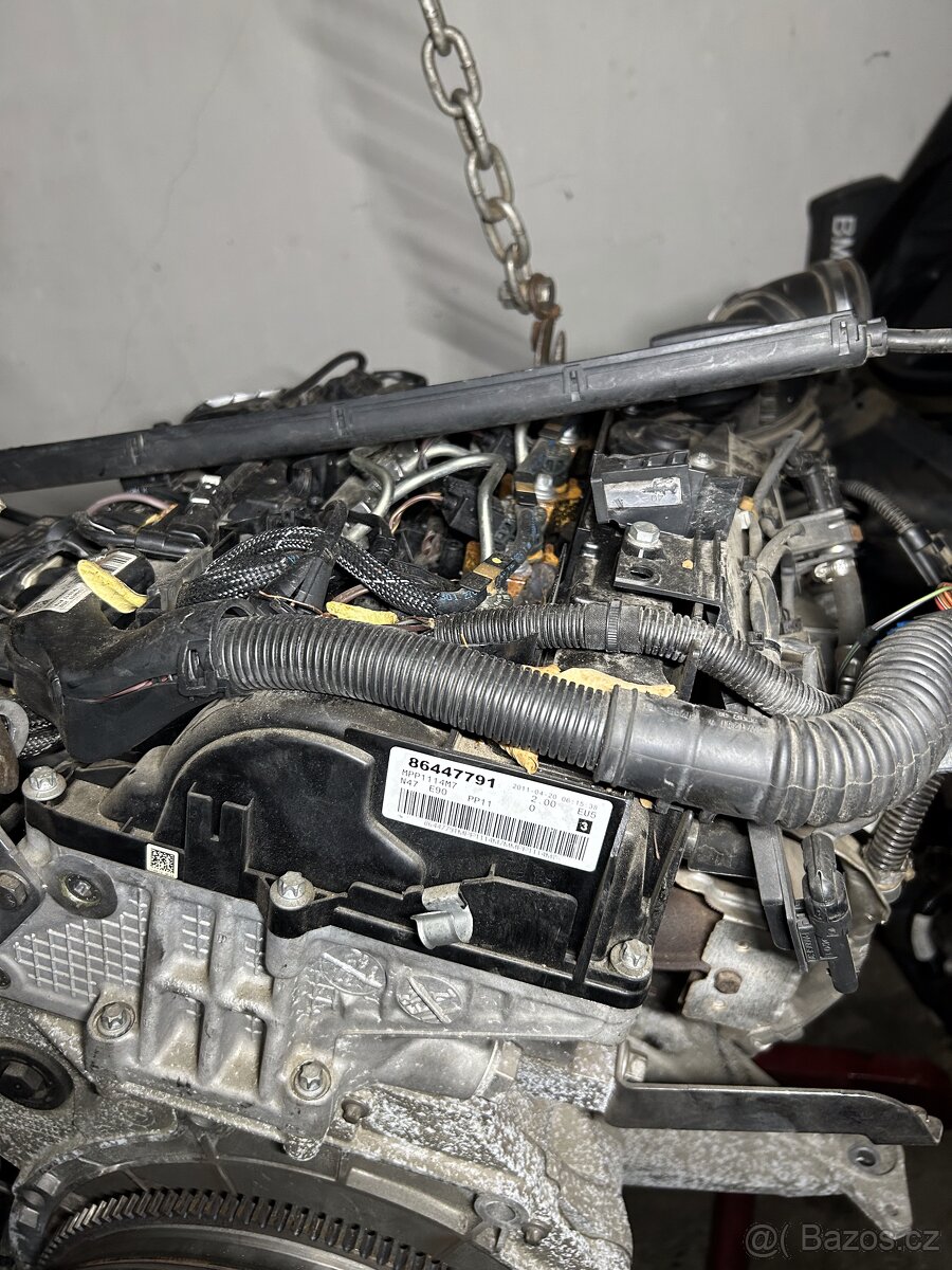 BMW E91 320D díly z motoru N47D20C - - 15