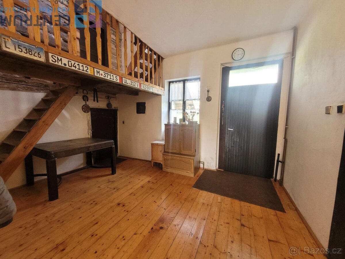 Rodinný dům v obci Bláhov u H - 15