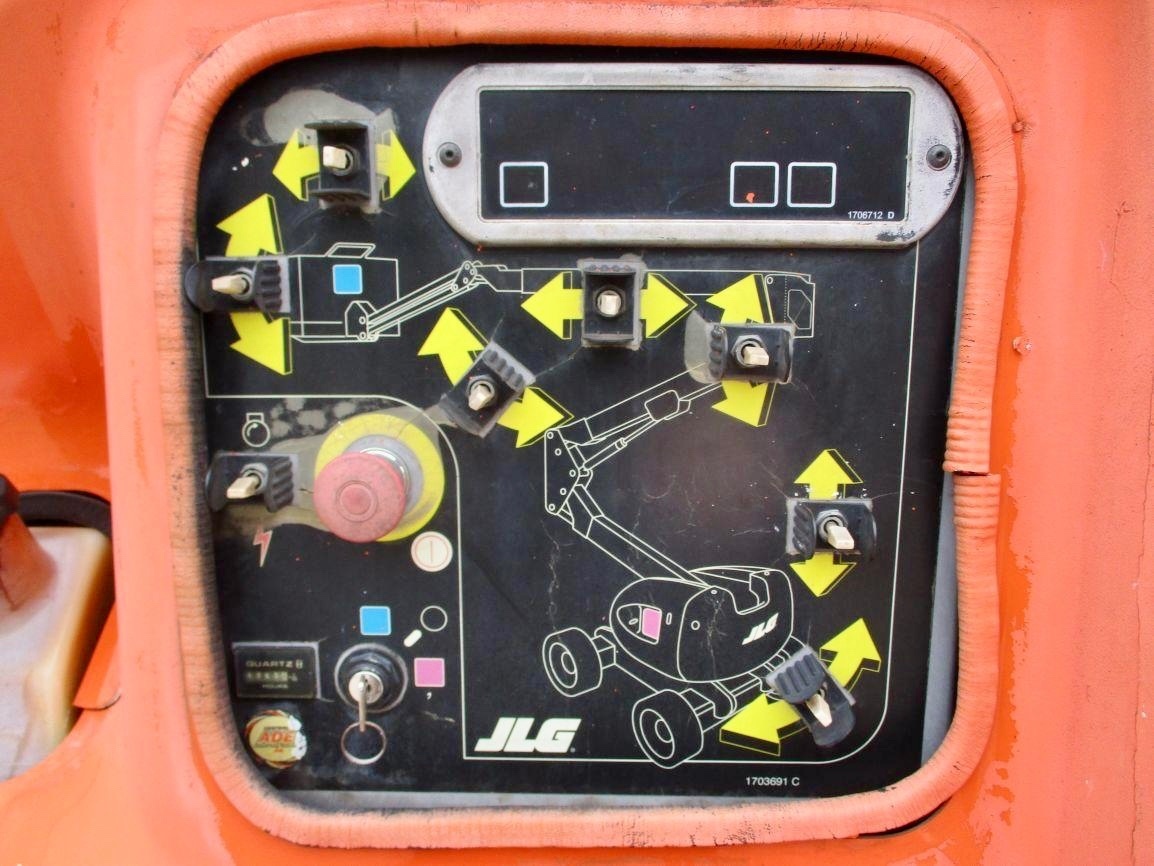 TERÉNNÍ KLOUBOVÁ PLOŠINA JLG 510 AJ - 15