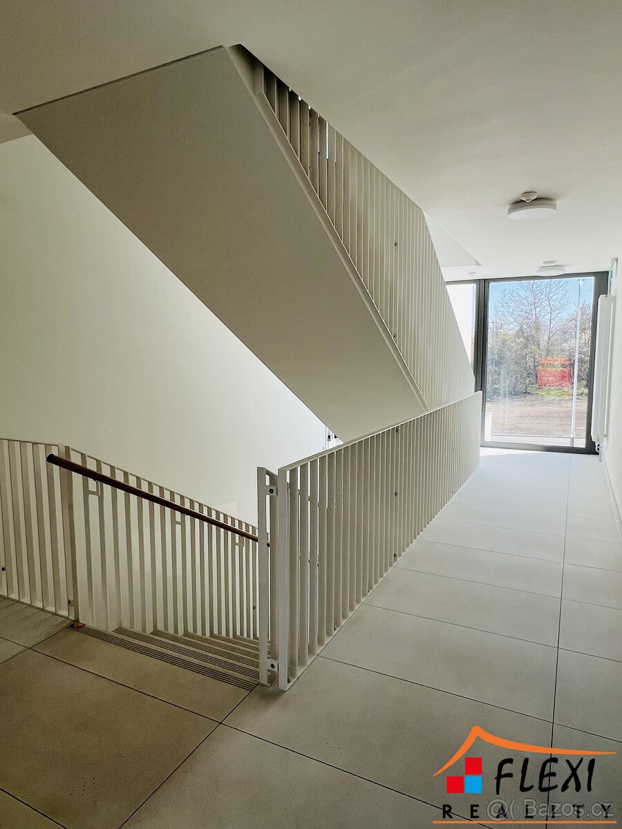 Pronájem bytu 1+kk, 32 m² vč. parkování - Ostrava - Slezská - 15