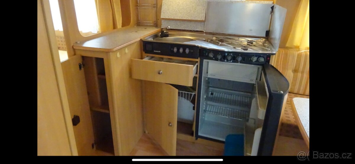 2002 Dethleffs camper 490 - 15