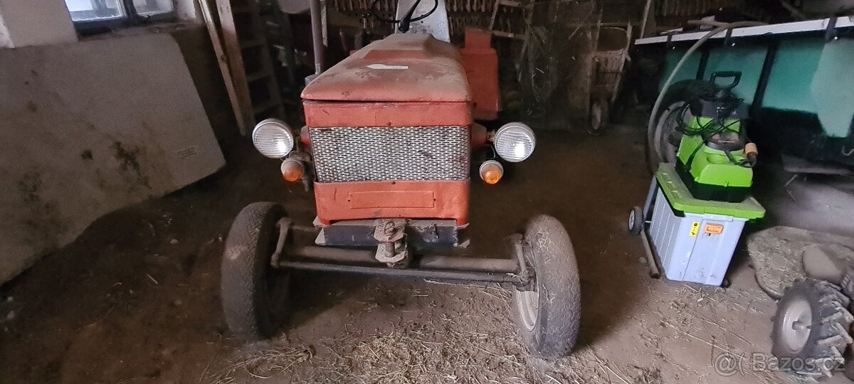 Malotraktor s hydraulikou - 15