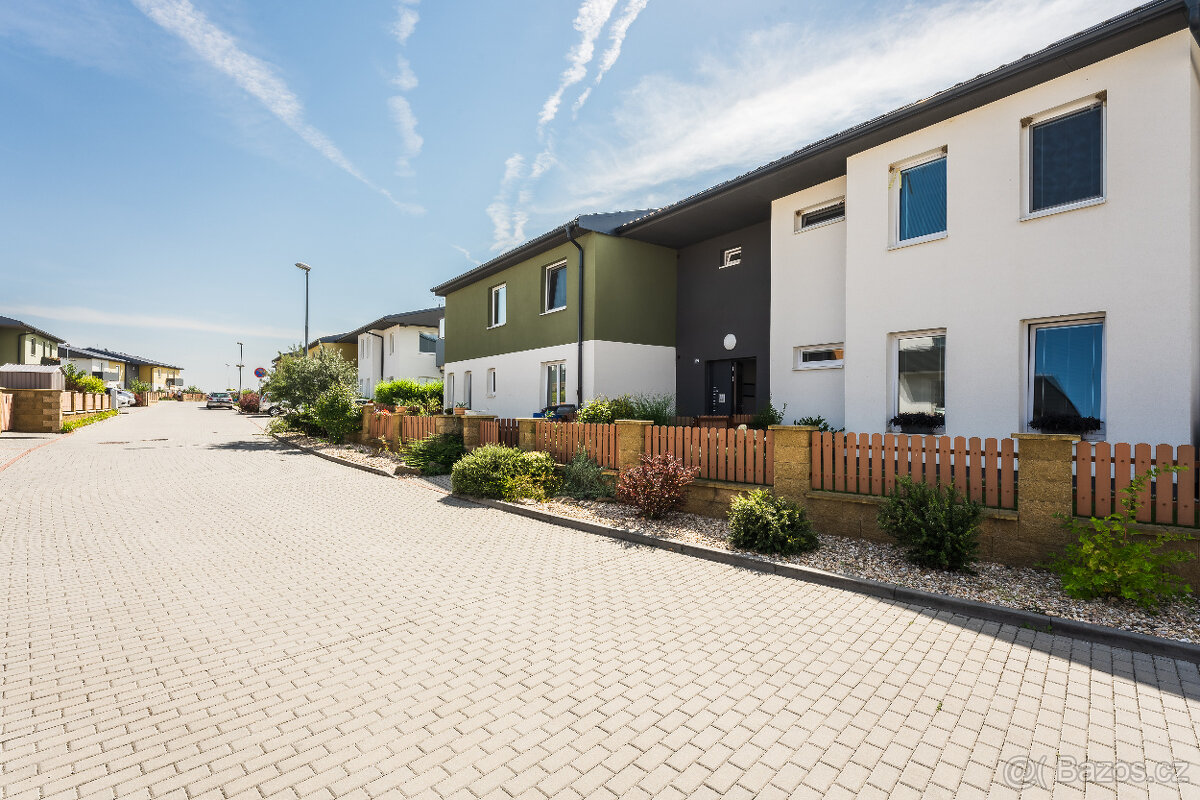 Krásný byt 2+kk s balkonem v Lavičkách - 15