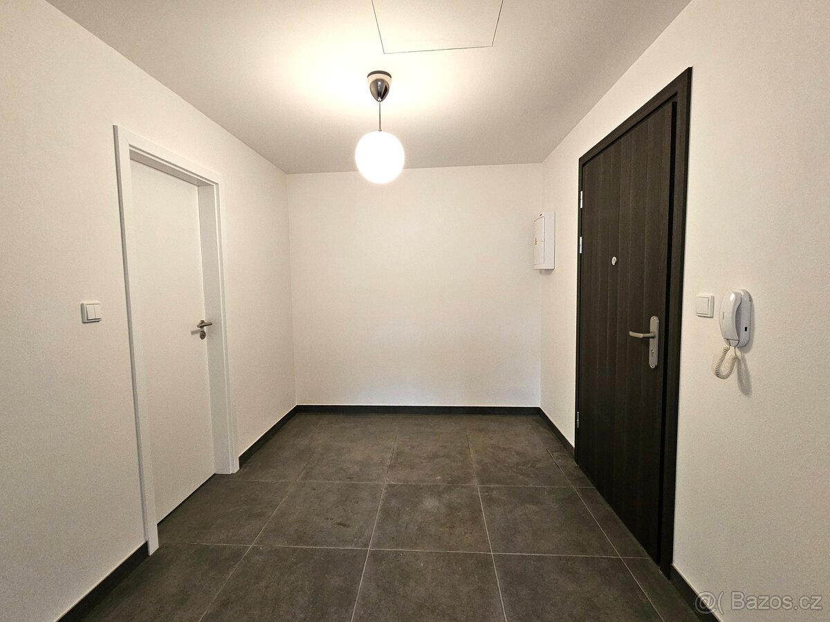 Pronájem nového moderního bytu 2+kk v centru Kralup nad Vlta - 15