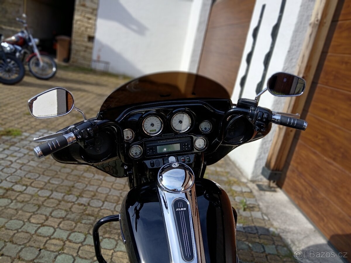Harley-Davidson FLHX Street Glide 103 - 15