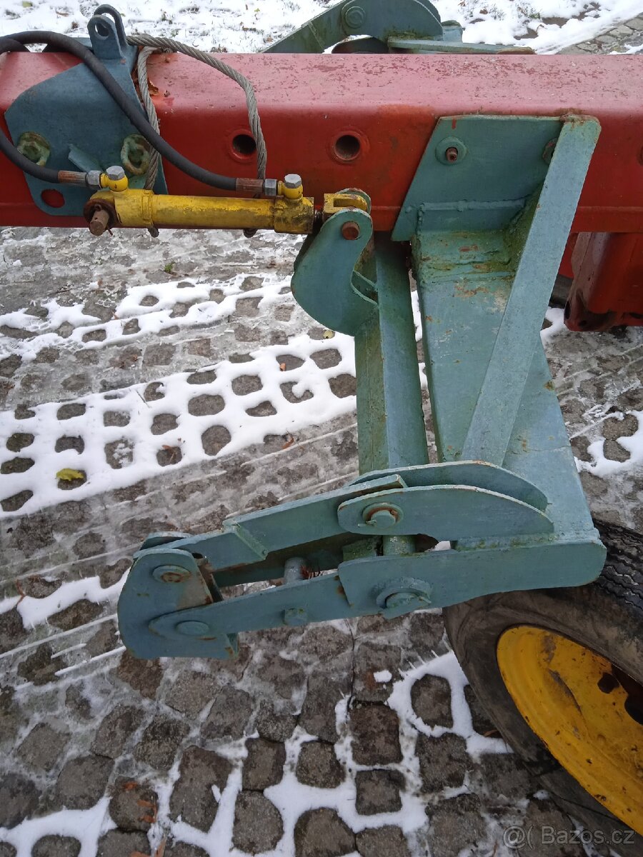 Traktor rs 09 / eres / nosic naradi rs 09 - 15