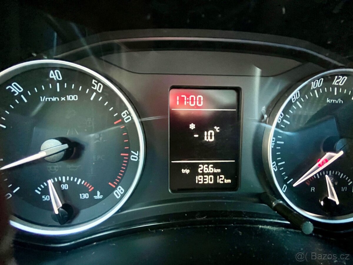 Škoda Octavia Combi 1,6, 75 kW - 15