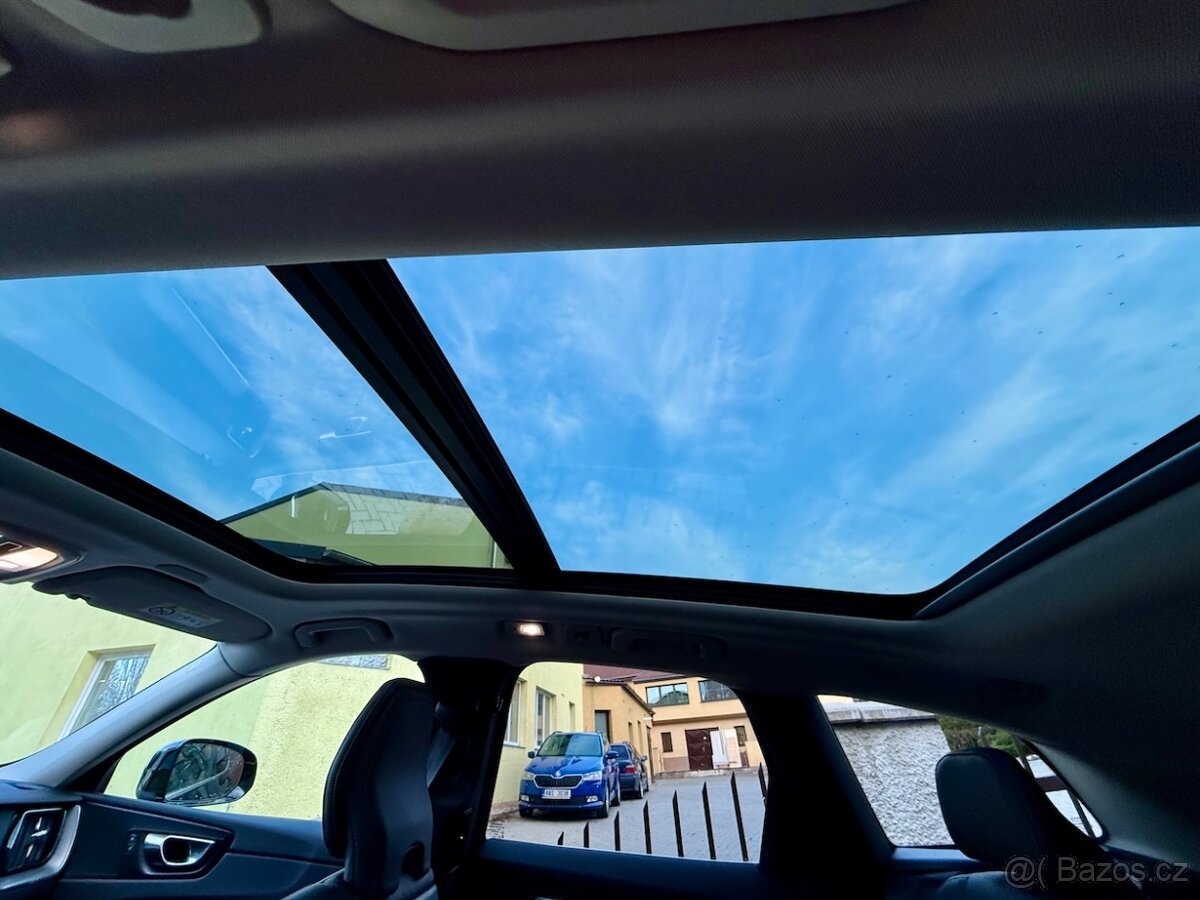 Volvo XC60 T6 257kW Inscription 4x4 NYNÍ PO SERVISE ČR 2022 - 15