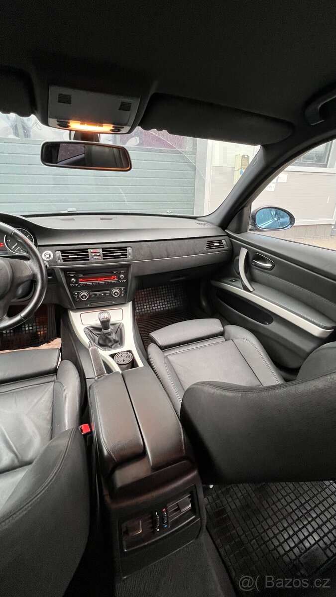 BMW E91 330d M paket Manuál 170 kW - 15