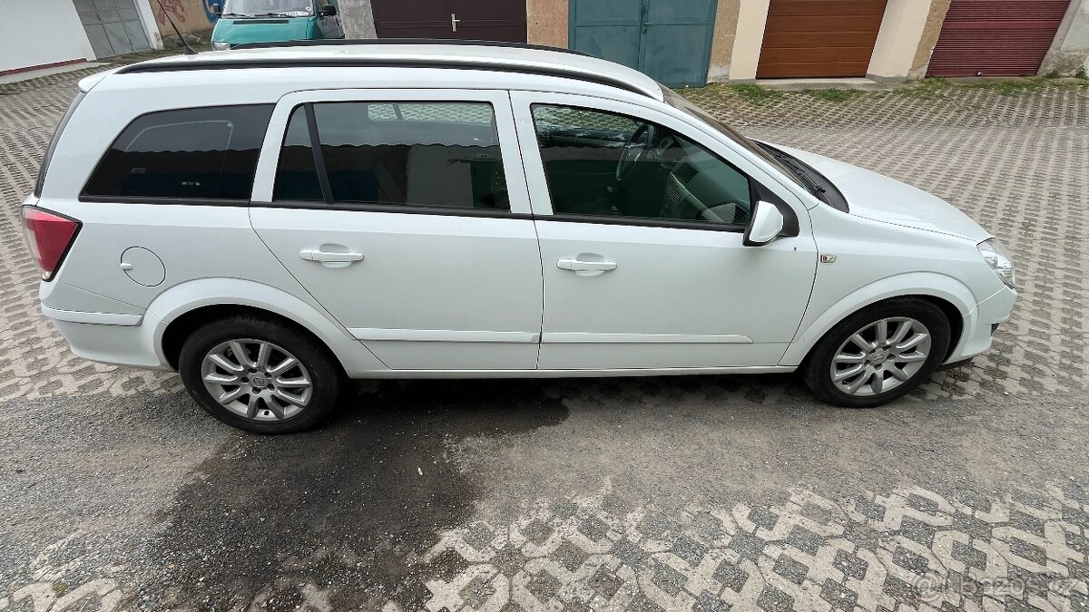 Opel Astra H Caravan - 15