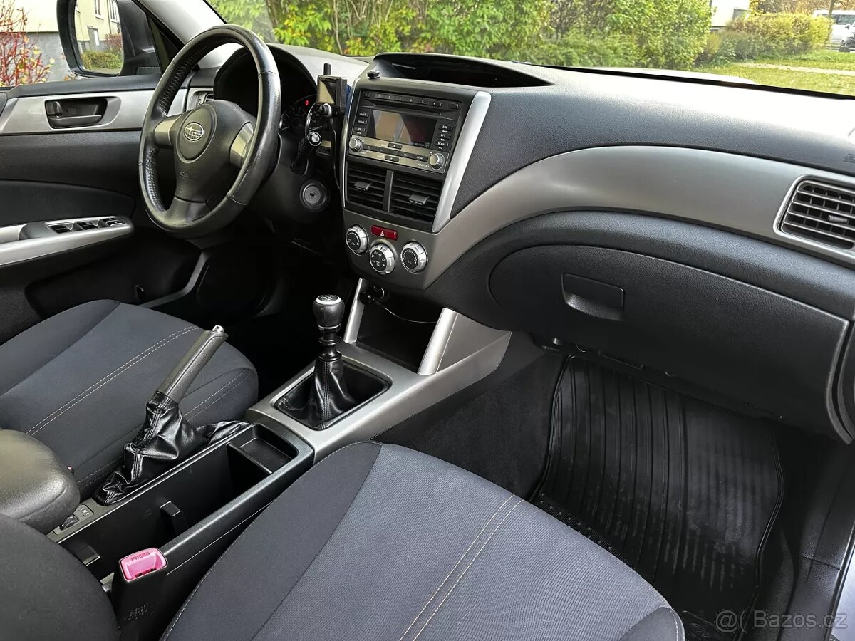 Subaru Forester SH 2.0 D 108kW 4x4 SUV ALU kola Tažné 2 tuny - 15