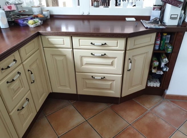 Moderní kuchyňská linka se spotřebiči - 15