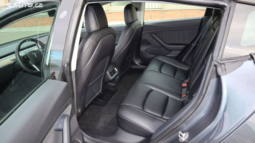 Tesla Model 3, model 2021 Long Range AWD – 82 kWh - 15