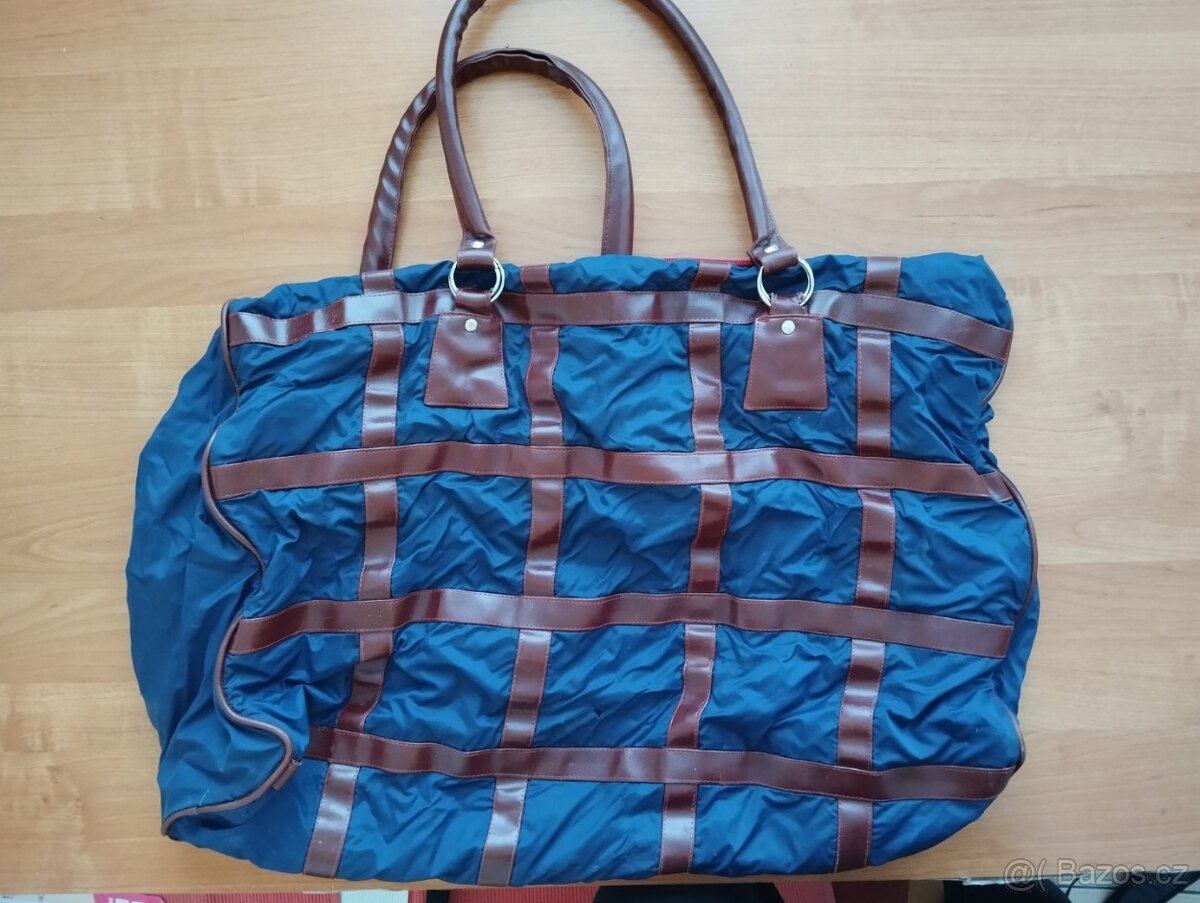 Taška pro notebook, CD disky, batohy na záda i do ruky - 15