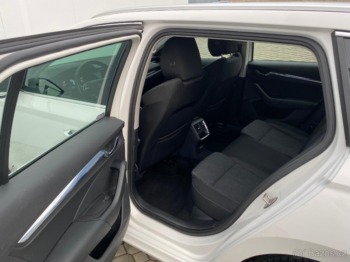 Škoda Octavia 4 combi, 2.0 TDI Style 7/2022 ZÁRUKA - 15