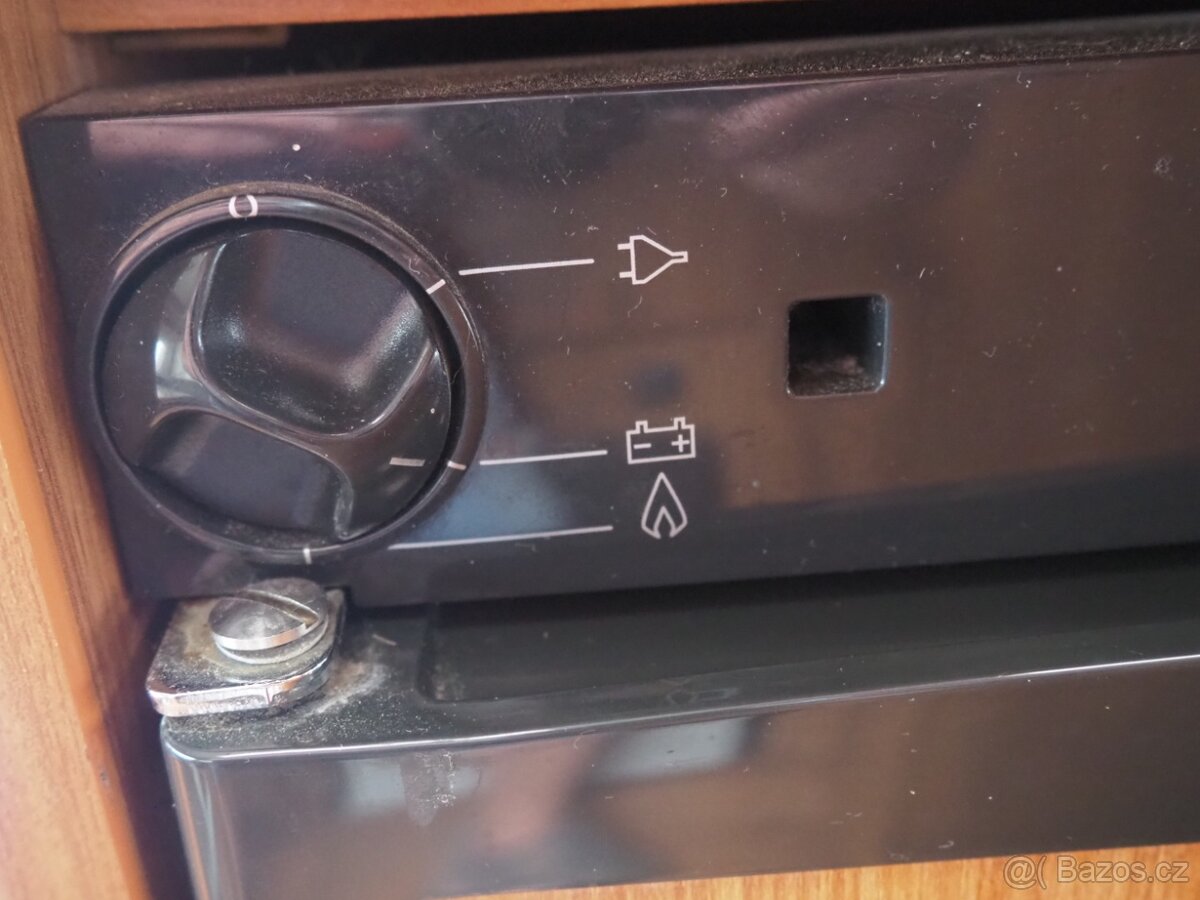 2011 Dethleffs Nomad EL3 spaní pro 4 osoby - 15