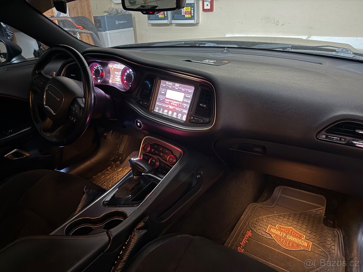 Dodge Challenger 6,4 R/T - 15