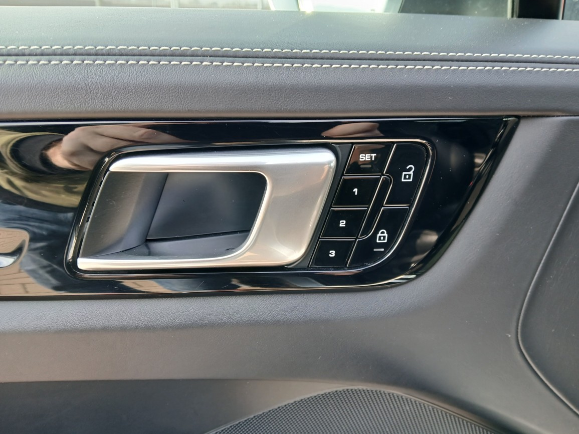 Porsche Cayenne E-Hybrid - 15