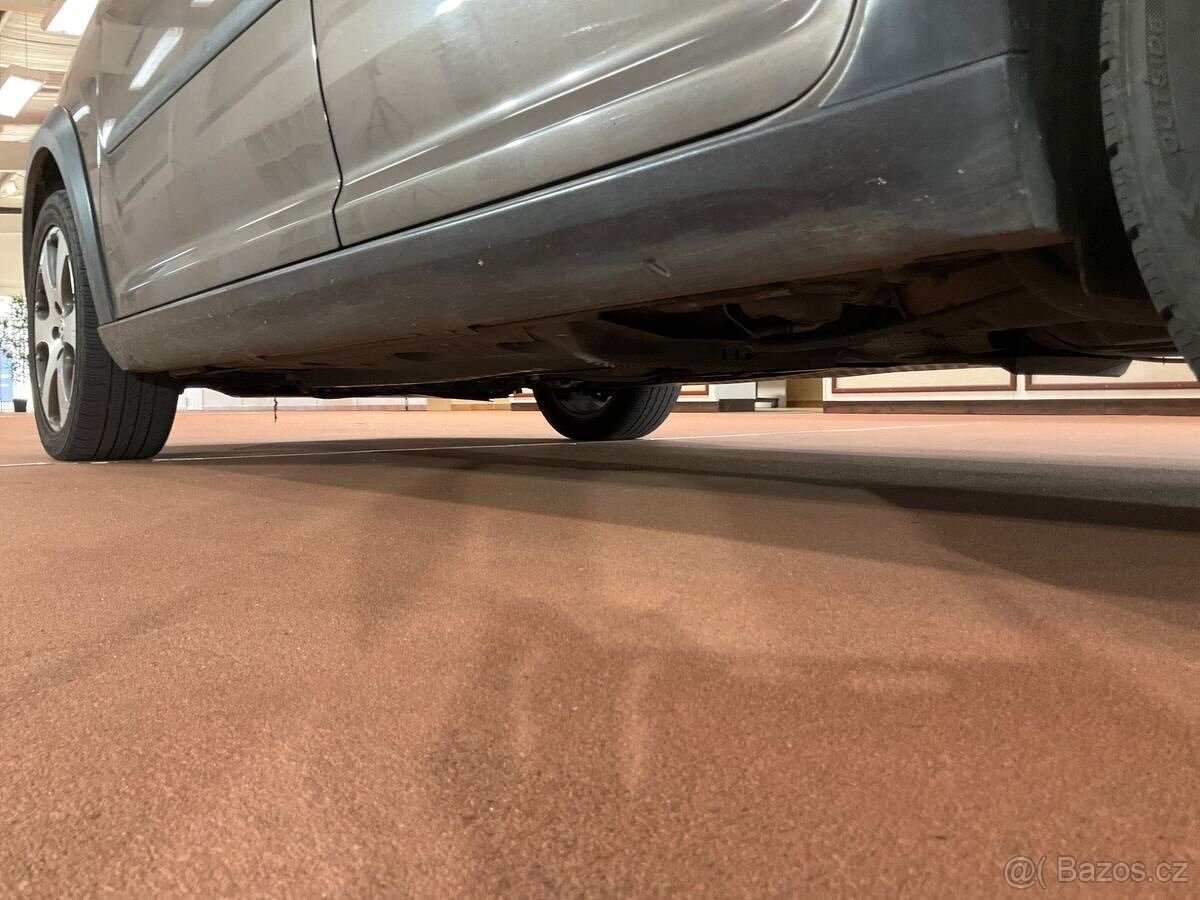 Volkswagen Touran CROSS 2.0 Tdi DSG 103 KW 11/2011 198tis km - 15