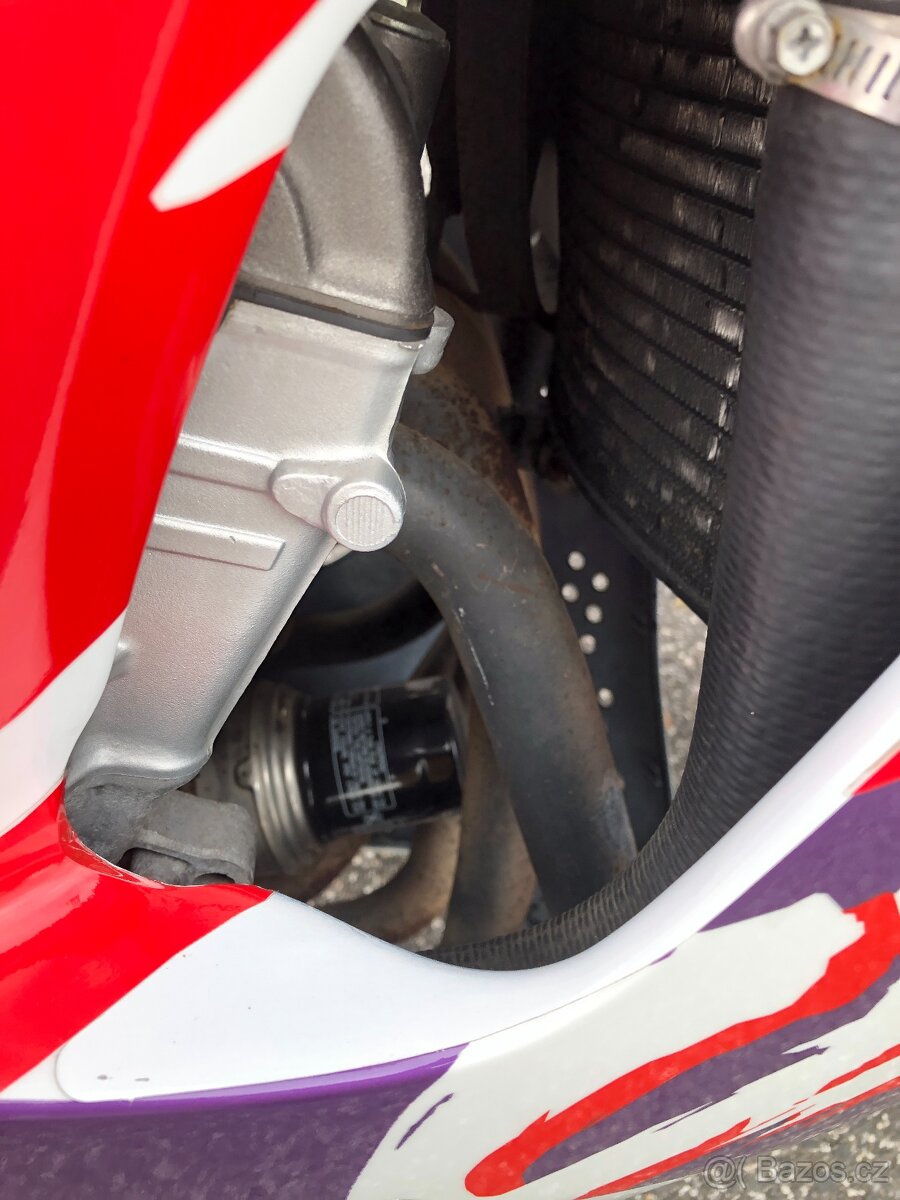 Honda CBR 900 RR, model SC28 - 15