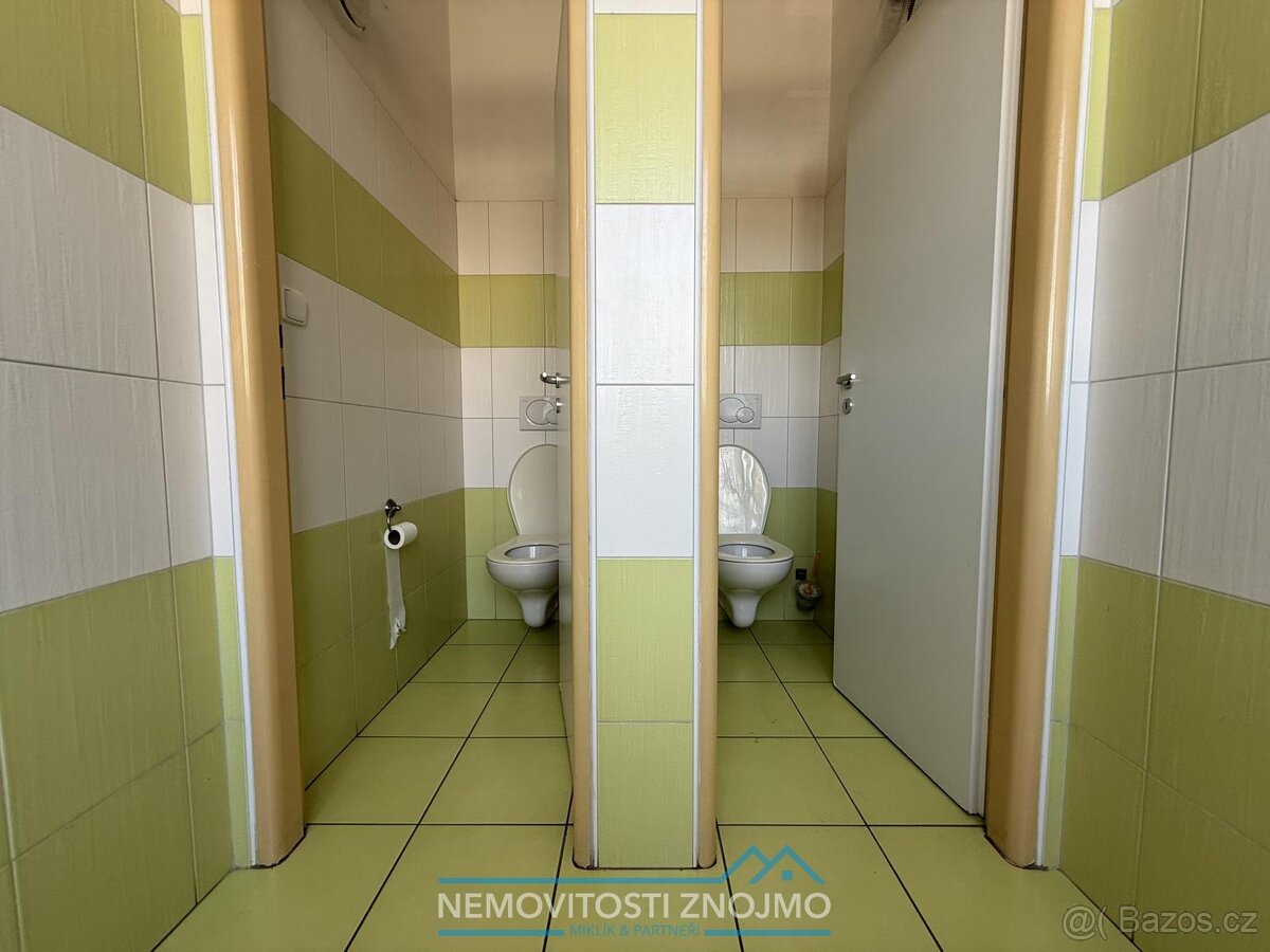 Pronájem parkovacích kójí 165m2, a parkovacího/skladovacího - 15