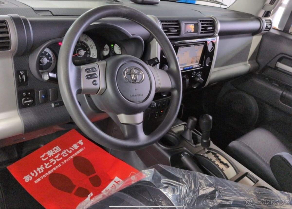 4x Toyota FJ Cruiser - 15