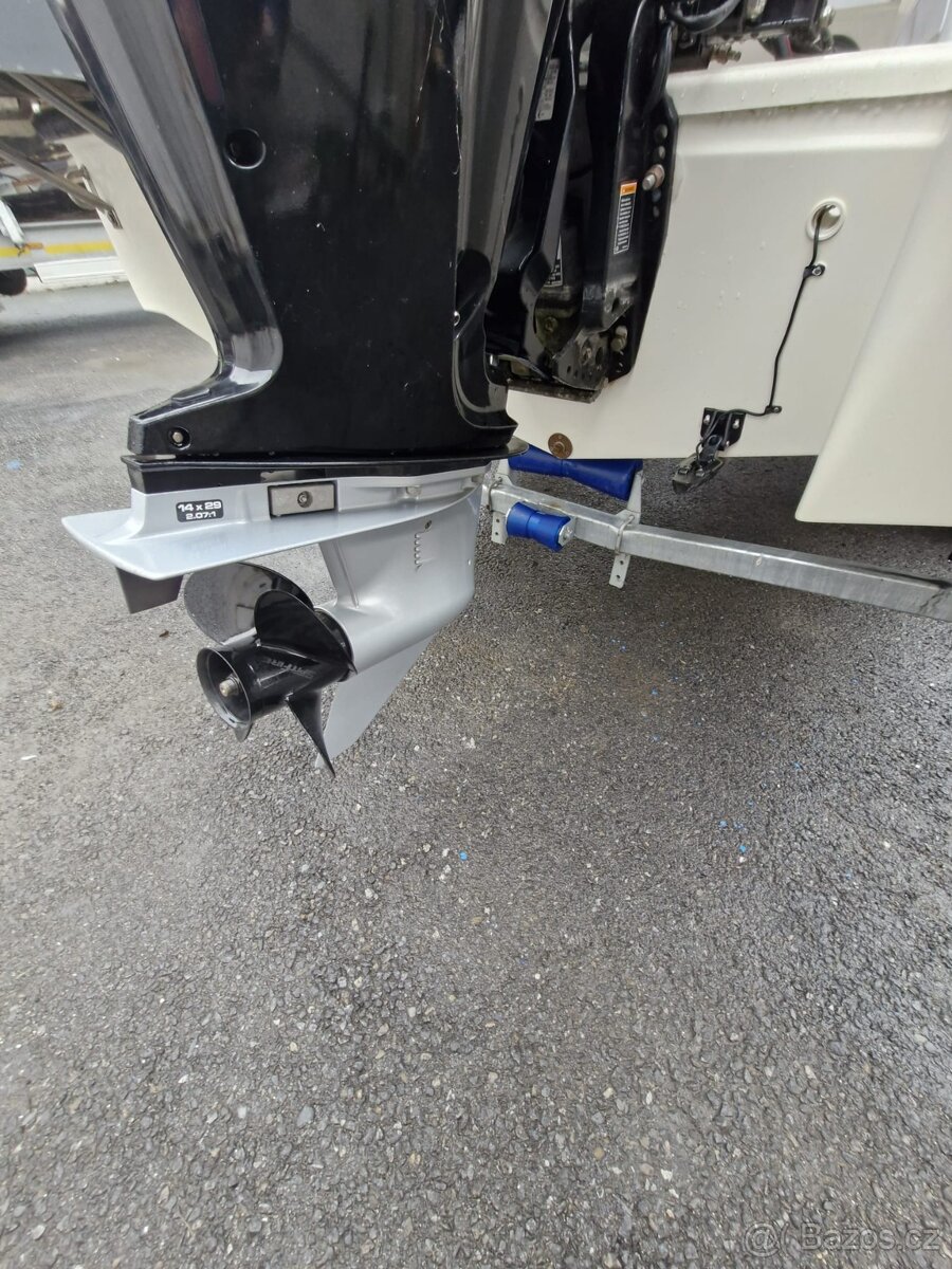 motorová loď QUICKSILVER ACTIV 555 CABIN - 15