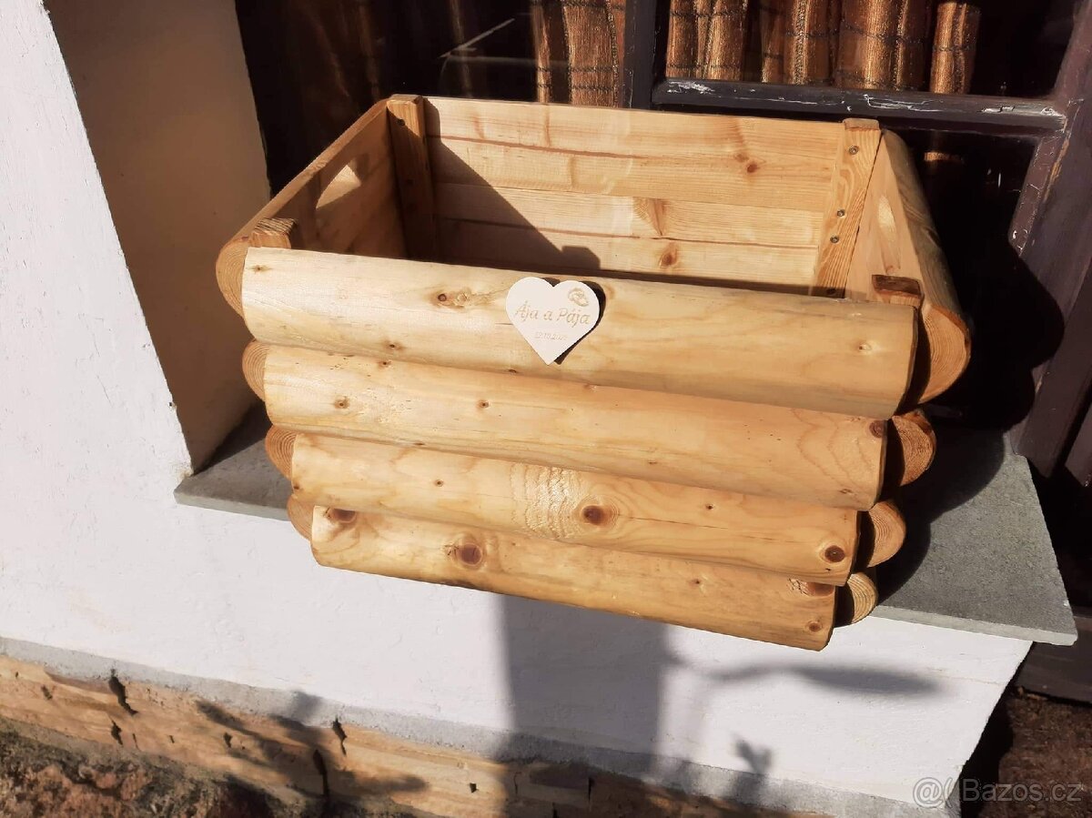 Dřevěné krmítko, ptačí budka, stolička, bedýnka
- 15