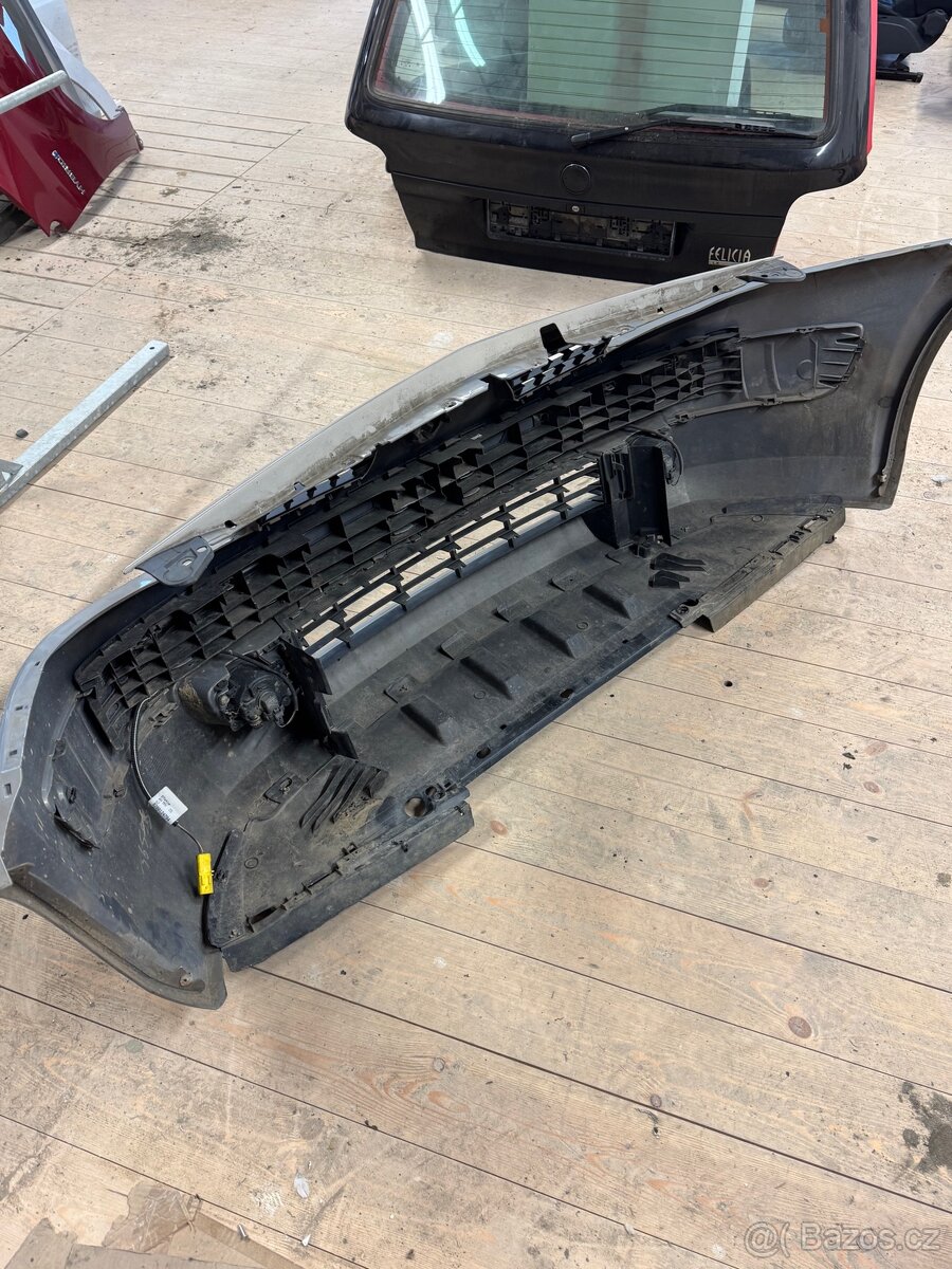 Renault Megane 2, přední nárazníky - 15