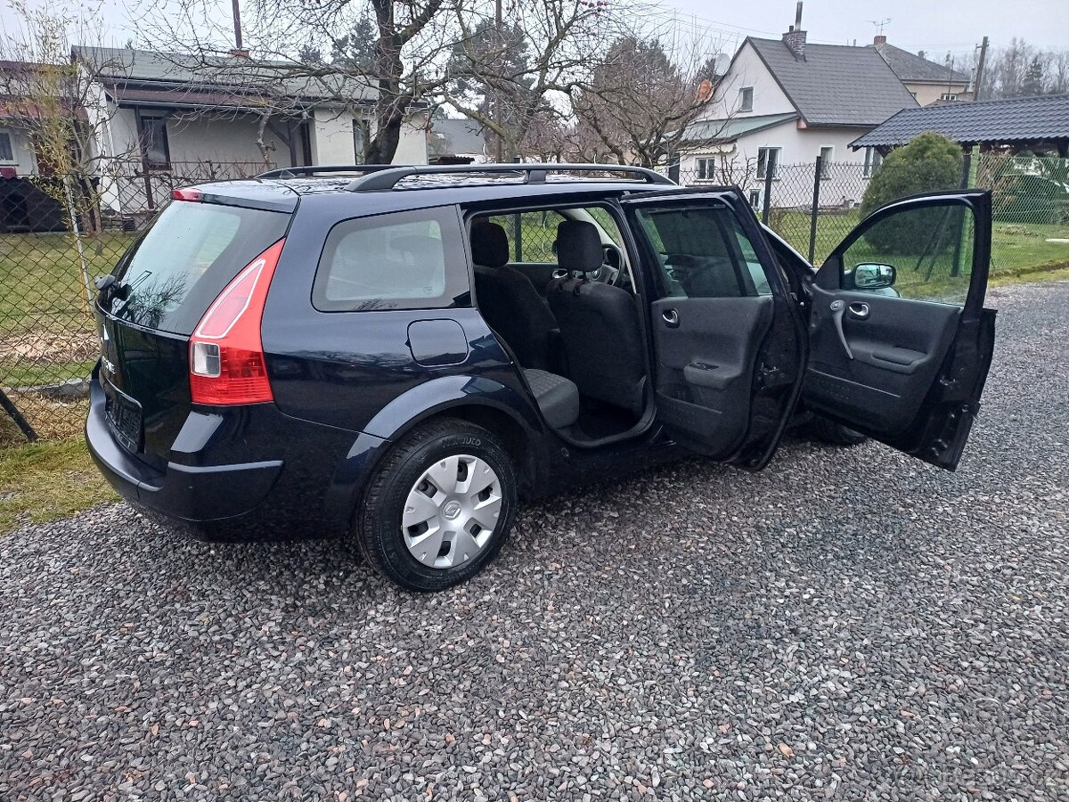 1. MAJITEL...Renault Megane 1.6 16V rok 2009 - 15