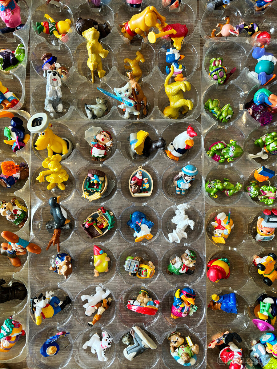 Velká sbírka figurek z Kinder vajíček - 790 kusů - 15
