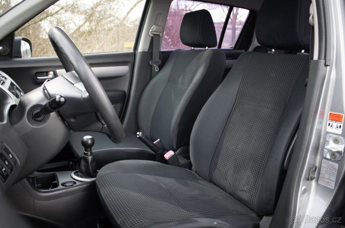 Suzuki Swift 1.3 benzin / TOP VÝBAVA / - 15