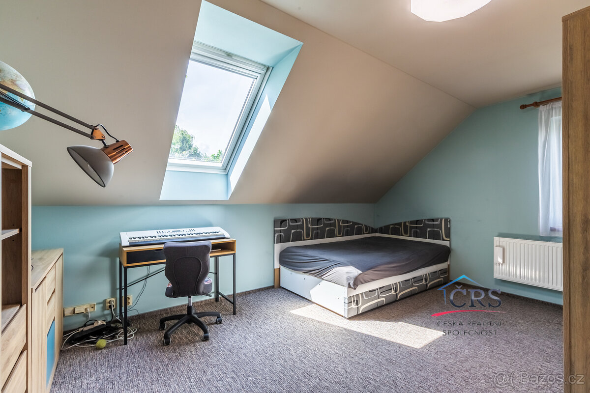 RD 8+1/G,B,T, ležící na pozemku o velikosti 840 m2, Přezleti - 15