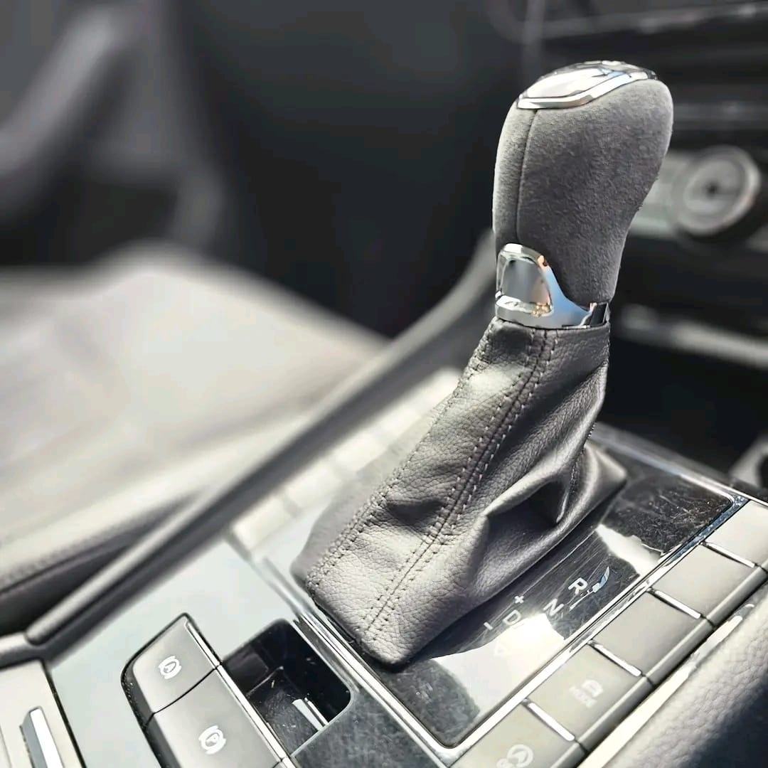 Alcantara / Perforovaná - hlavica DSG ŠKODA - 15