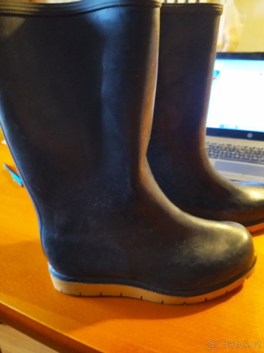 retro papuče 3x, Děts. papučky 2x, ponožky,důchodky,holínky - 15