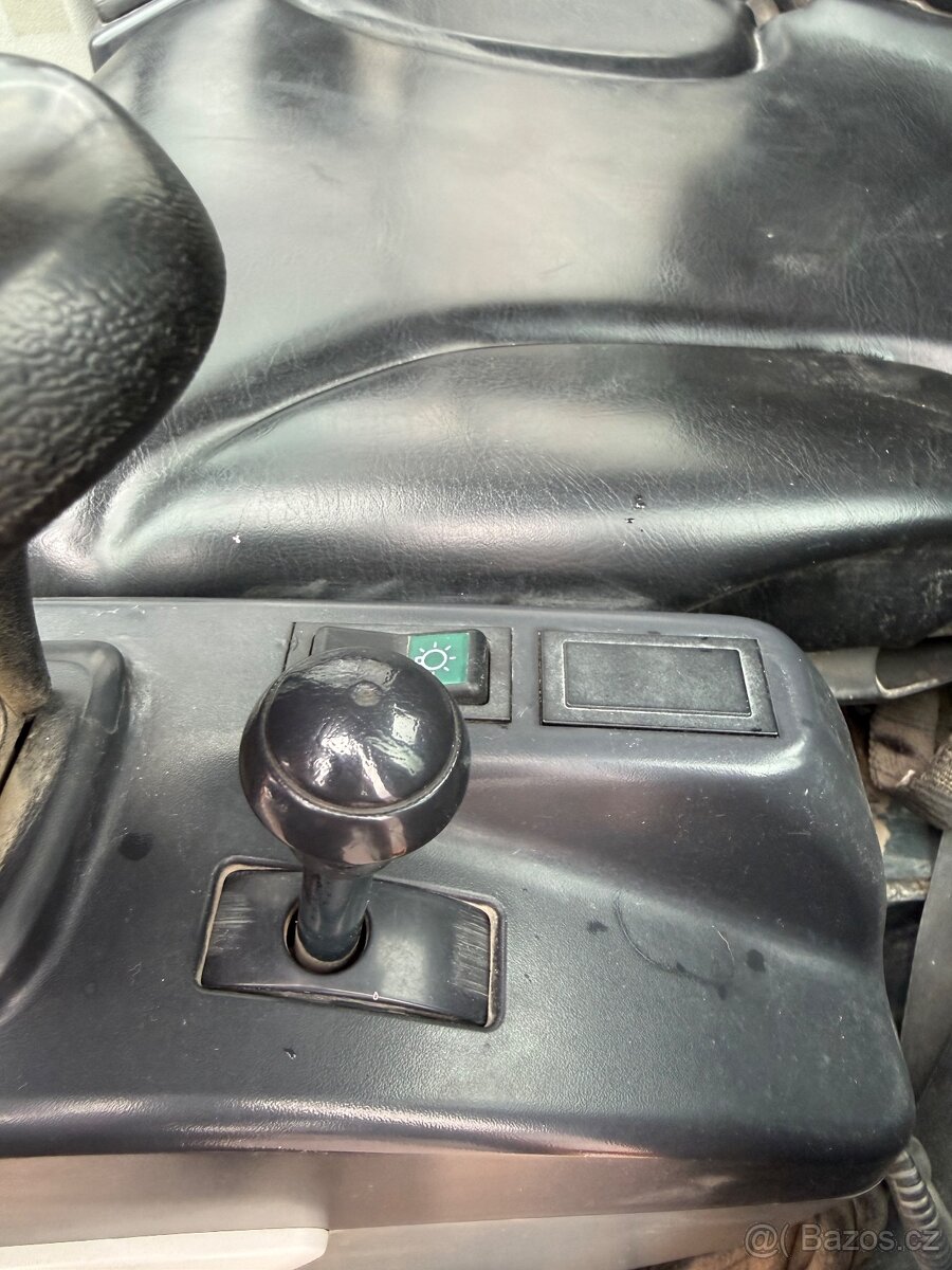 Hyundai 18-9 Robex Minibagr 2T + 3x lžíce - 15