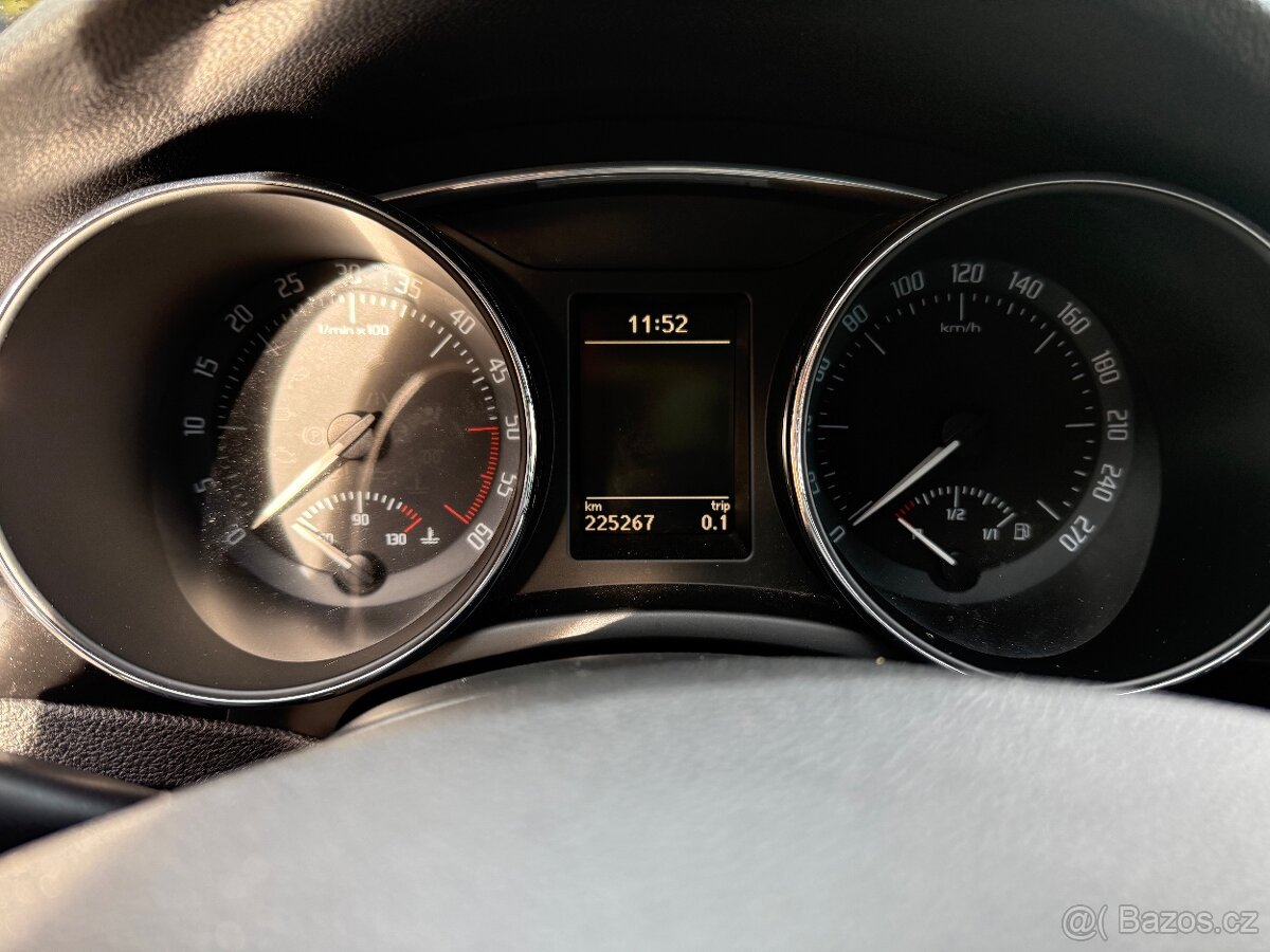 ŠKODA SUPERB KOMBI 2013 2.0TDI 103KW DSG AMBIETEN PLUS - 15