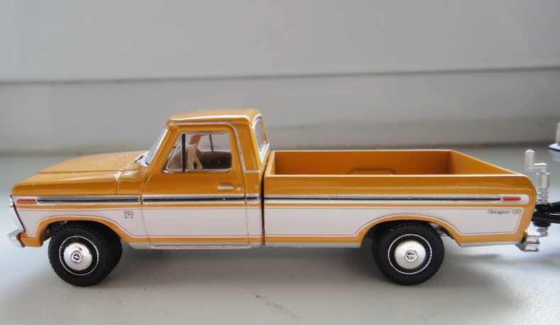 KOVOVY MODEL FORD F250 PICK UP - 15
