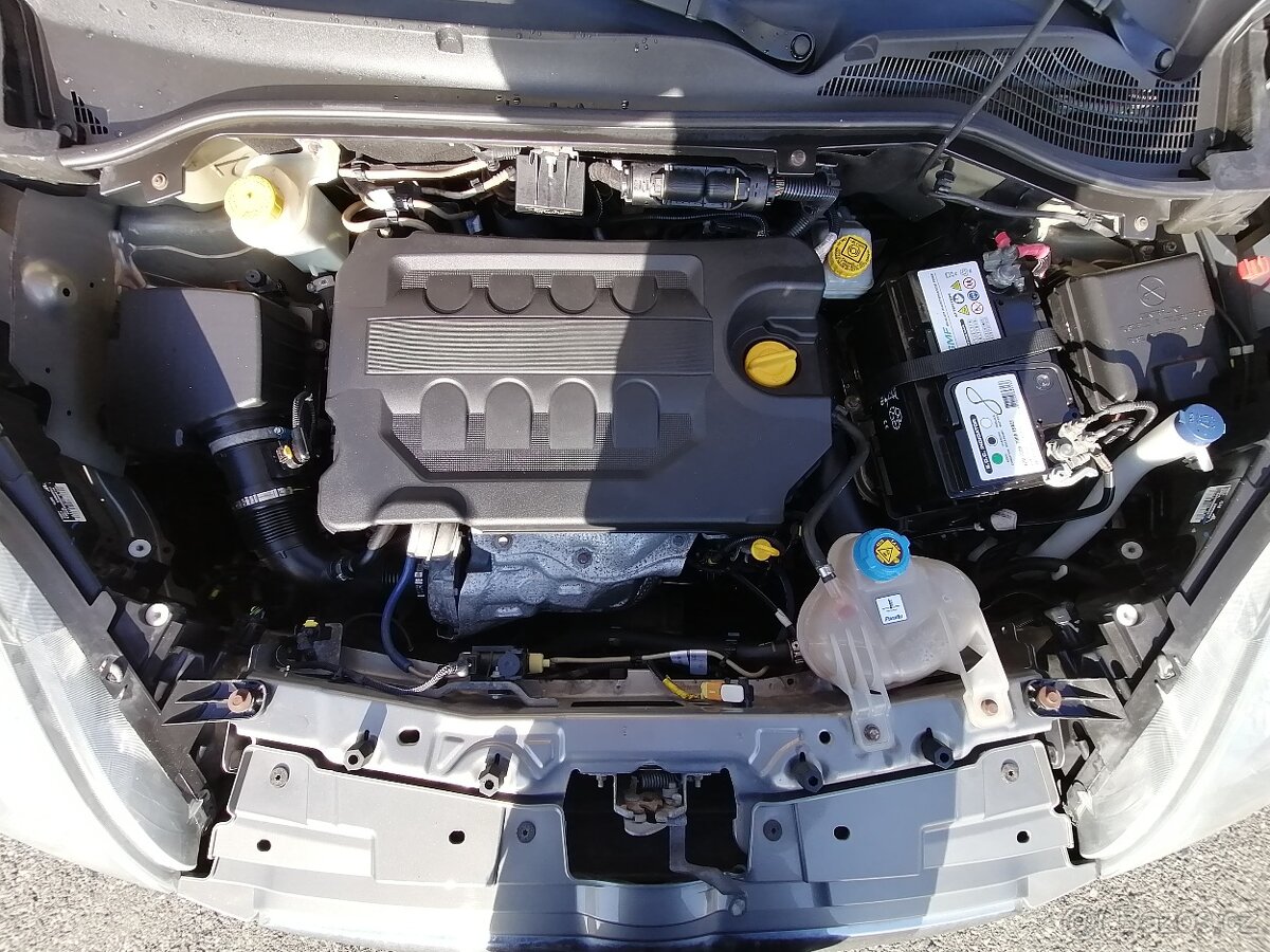 Opel Combo 1.6CDTi 77kw 5 míst - 15