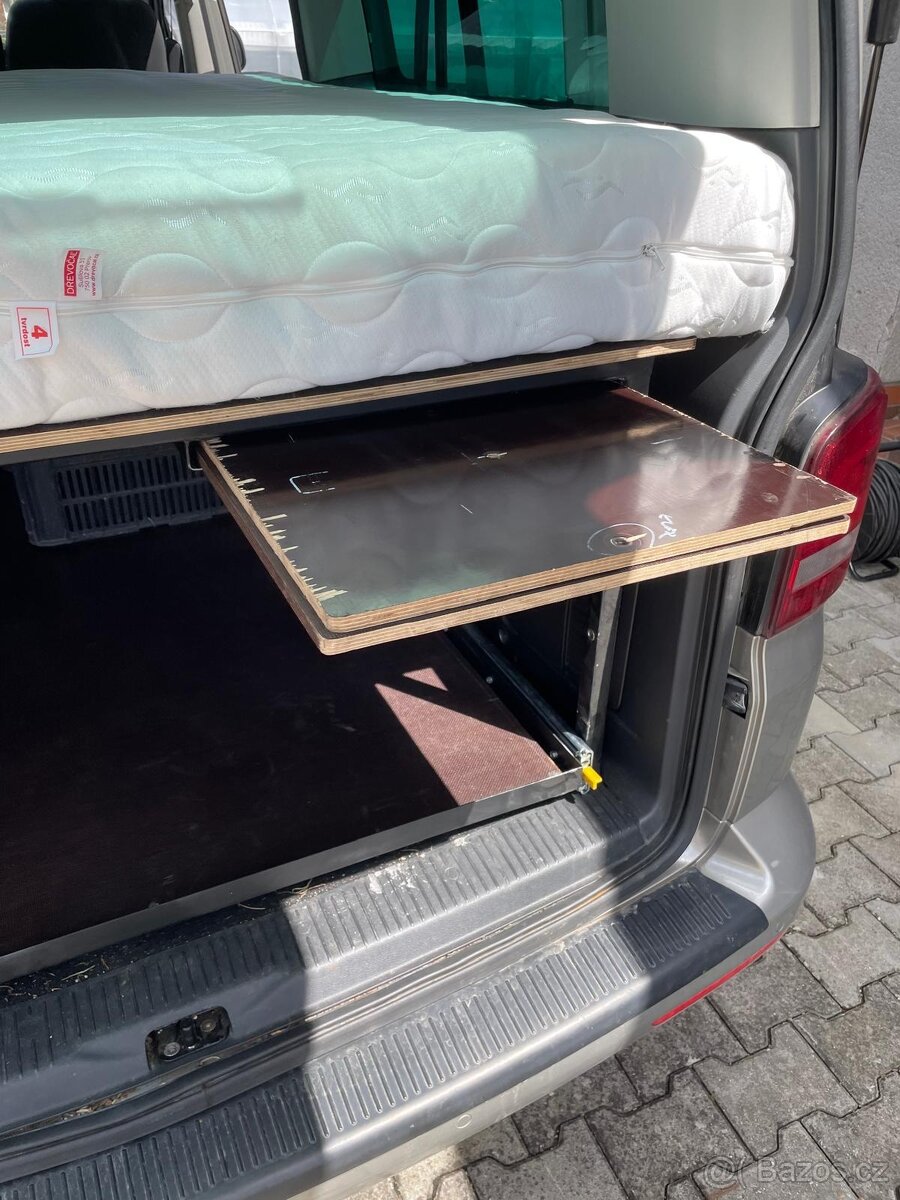 Vestavba na spaní do VW T5/T6 - 15