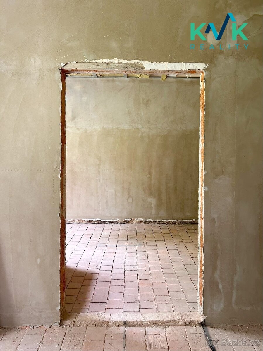 Prodej 4+1 před rekonstrukcí – Karlovy Vary, ul. Sadová - 15