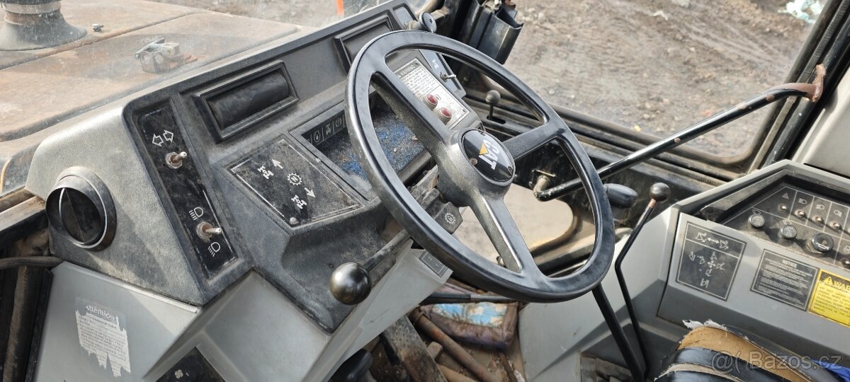 Traktor.- bagr Caterpillar 428B - 15